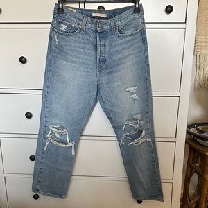 Women’s Levi’s wedgie straight  Distressed Blue Jeans